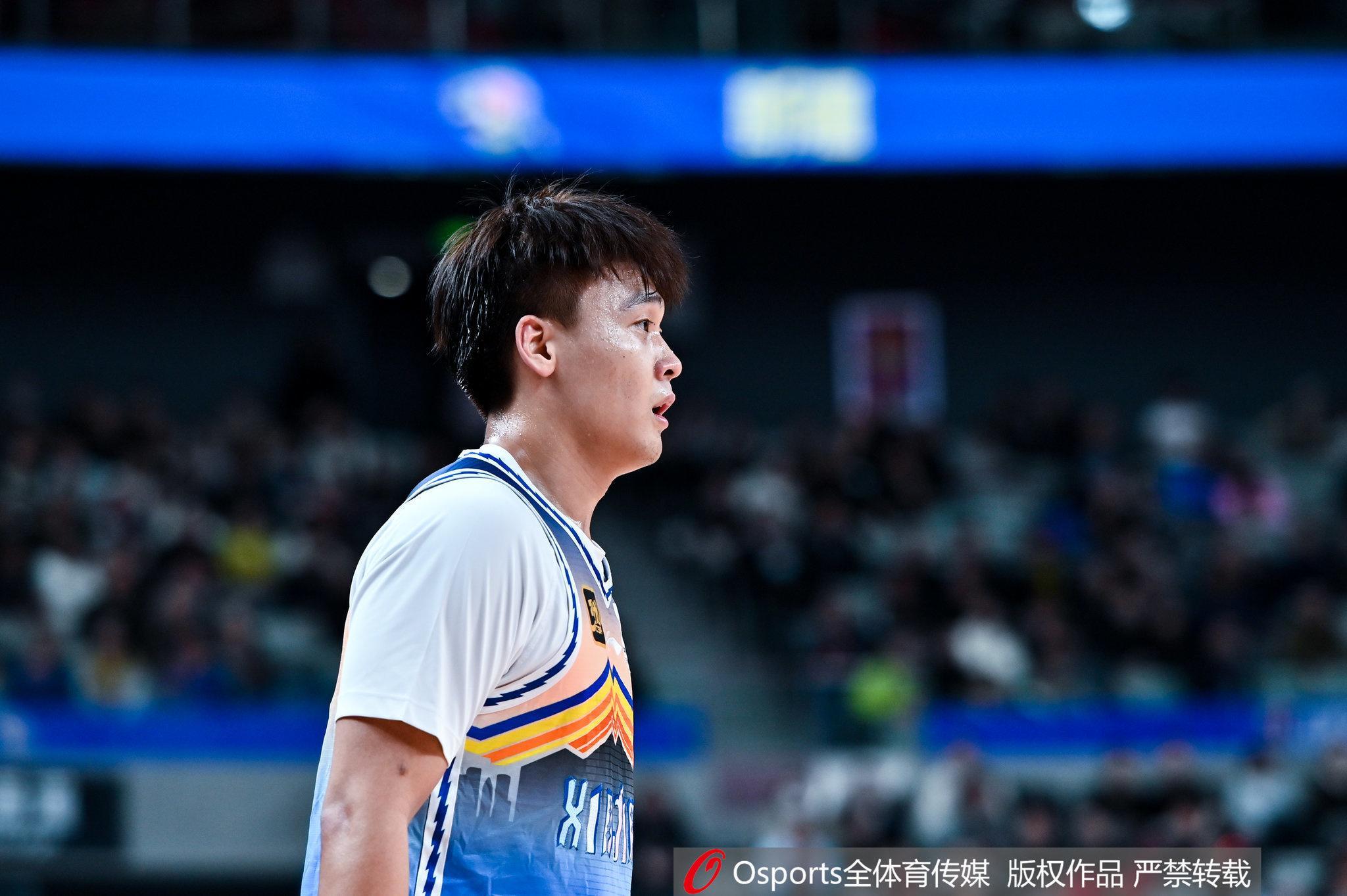 高升&amp;amp;孙思尧&amp;amp;纳托尔 赵睿将是北京男篮队史第4个穿24号球衣球员