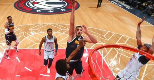 电竞平台中国-疯砍56分却被垫底队击败 约基奇戏称队友该降薪